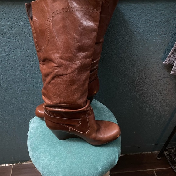 Guess Boots - Picture 2 of 4